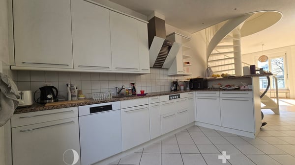 Charmante 5.5-Zimmer-Duplex-Wohnung in Biel / Neue Parkettböden 4