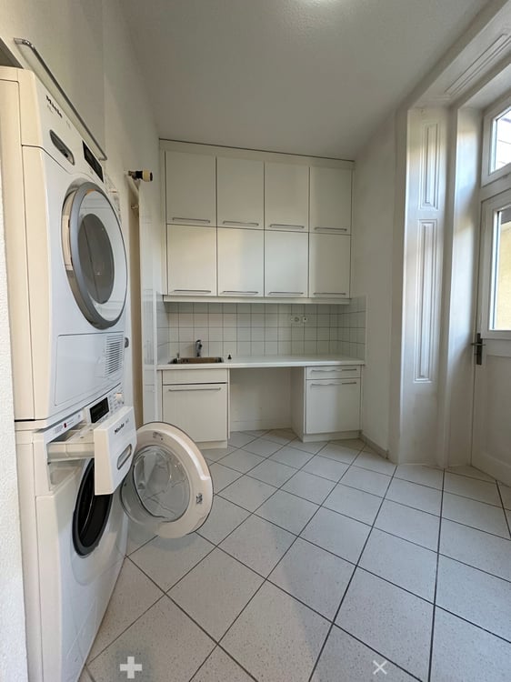 Charmante 5.5-Zimmer-Duplex-Wohnung in Biel / Neue Parkettböden 6