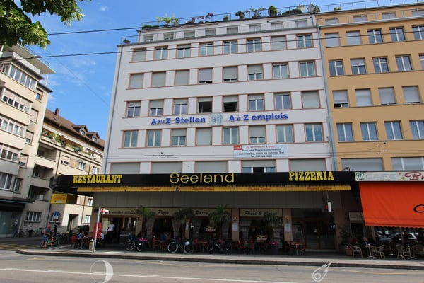 Top Lage vis-à-vis vom Bahnhof - grosse und helle Räume 1