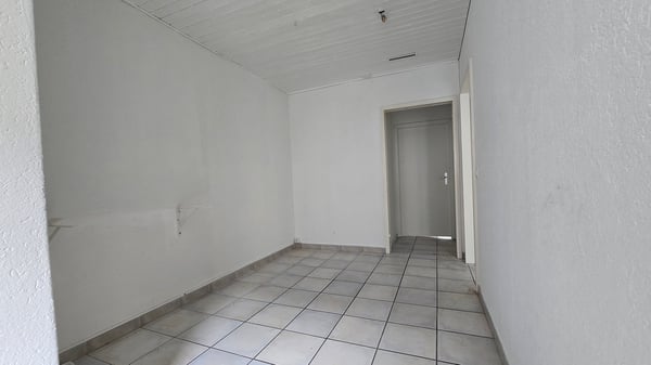 Beste Lage vis-à-vis vom Bahnhof 3