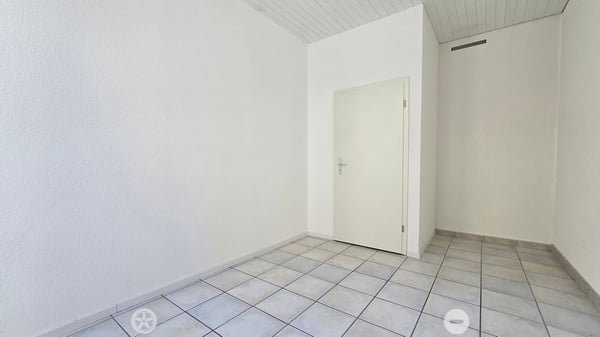Beste Lage vis-à-vis vom Bahnhof 7
