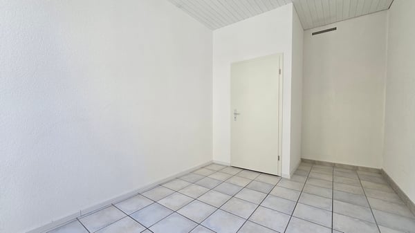 Beste Lage vis-à-vis vom Bahnhof 7