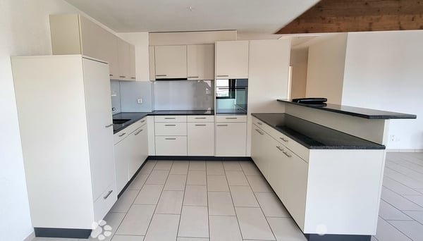 Grosszügige 4.5-Zimmer-Wohnung mit Balkon 1