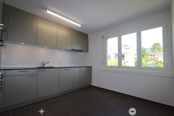 Frisch sanierte 4.5-Zimmer-Wohnung mit Balkon und Cheminée 4
