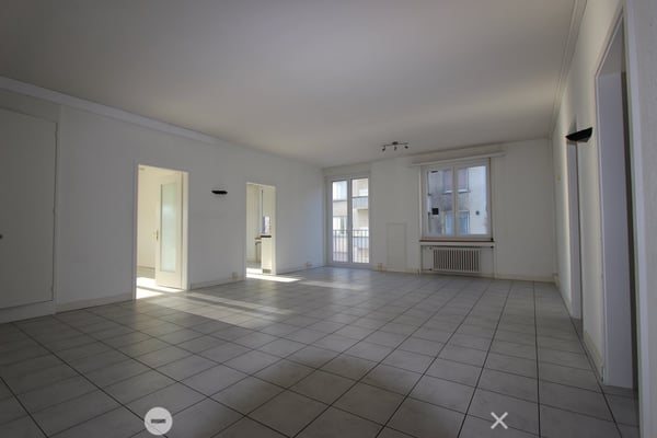 Top Lage vis-à-vis vom Bahnhof - grosse und helle Räume 5