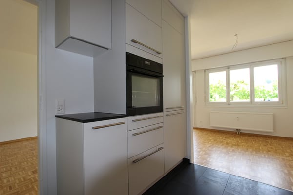 Frisch sanierte 4.5-Zimmer-Wohnung mit Balkon und Aussicht in Lyss 3