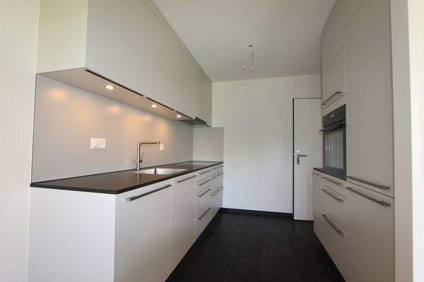 Frisch sanierte 4.5-Zimmer-Wohnung mit Balkon und Aussicht in Lyss 2