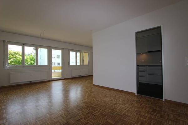 Frisch sanierte 4.5-Zimmer-Wohnung mit Balkon und Aussicht in Lyss 5