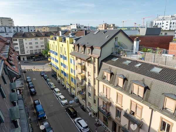 Super schöne Single-Dachwohnung mit privater Rooftop Terrasse