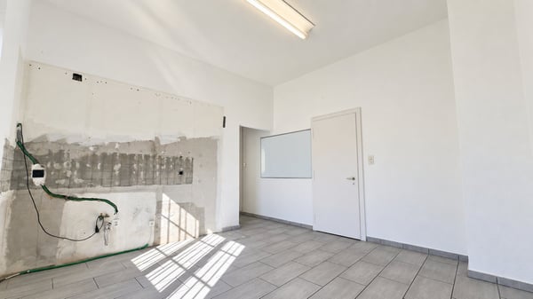 Gewerbefläche an attraktiver Lage in Biel 8