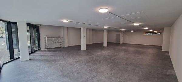 Attraktive Gewerbefläche im Erdgeschoss / Local commercial attrayant au rez-de-chaussée 2