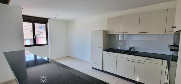 Grosszügige 3.5-Zimmer-Wohnung mit Balkon 2