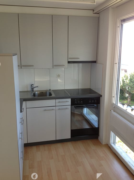 Helle 2-Zimmer-Wohnung mit Balkon und schöner Aussicht in Biel/Bienne 2