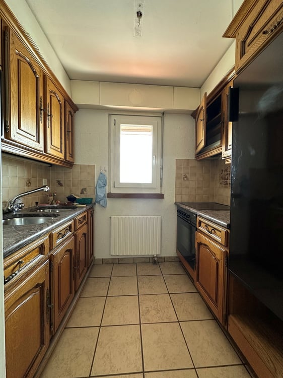 Charmante 3.5-Zimmer-Wohnung mit grossem Balkon und schöner Aussicht in Biel 10