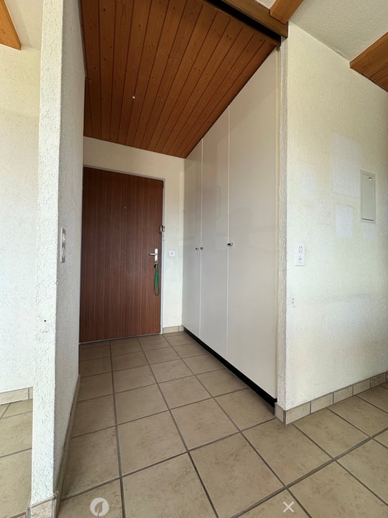 Charmante 3.5-Zimmer-Wohnung mit grossem Balkon und schöner Aussicht in Biel 6