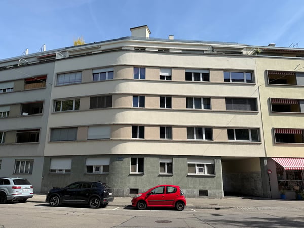 Gepflegte 2.5-Zimmerwohnung , mit grosser Terrasse