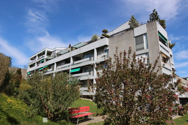 Helle 3-Zimmer-Wohnung mit Balkon und schöner Aussicht in Biel/Bienne 1