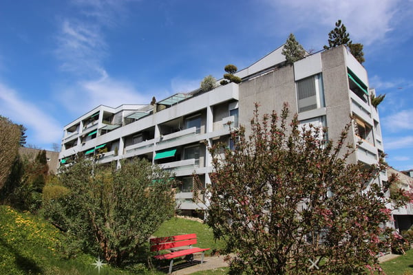Helle 3-Zimmer-Wohnung mit Balkon und schöner Aussicht in Biel/Bienne 1