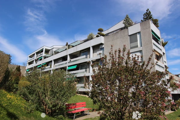 Helle 2-Zimmer-Wohnung mit Balkon und schöner Aussicht in Biel/Bienne 1