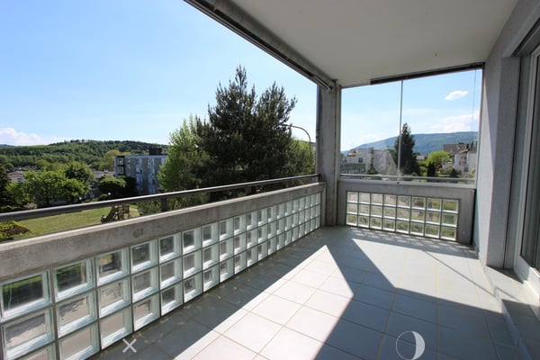 Helle 3.5-Zimmer-Wohnung mit Balkon und schöner Aussicht in Biel/Bienne 2