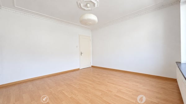 Sonniger Balkon und nahe vom Bahnhof 4