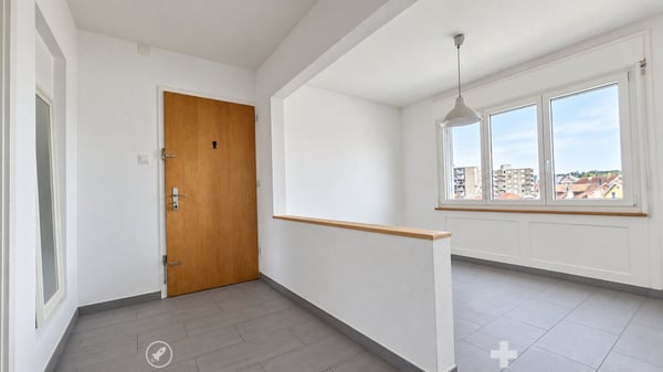 Sonniger Balkon und nahe vom Bahnhof 2