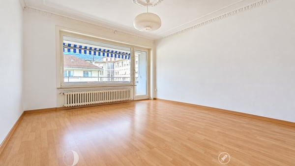 Sonniger Balkon und nahe vom Bahnhof 3