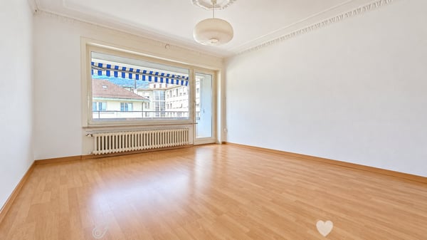Sonniger Balkon und nahe vom Bahnhof 3