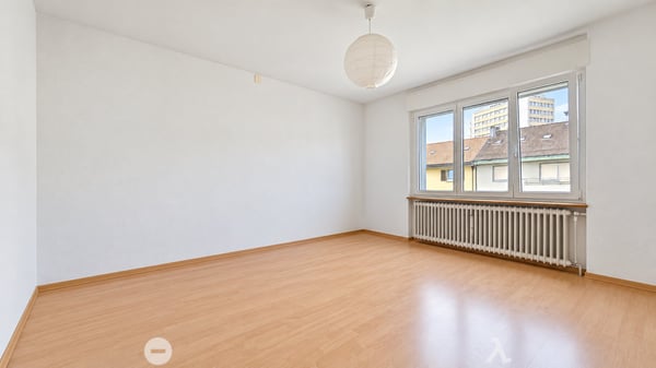 Sonniger Balkon und nahe vom Bahnhof 5