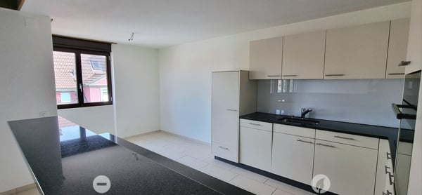 Grosszügige 5.5-Zimmer-Wohnung mit Balkon 2