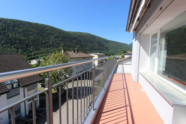 Très bel appartement en attique à Péry 16
