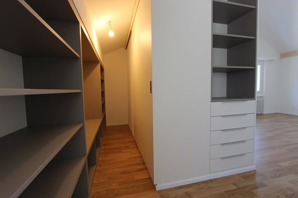 Très bel appartement en attique à Péry 6