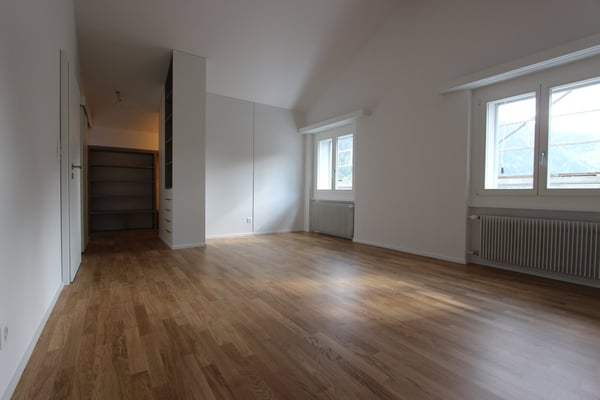 Très bel appartement en attique à Péry 5