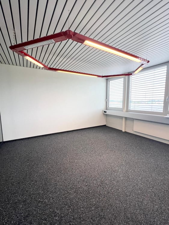 Moderne Büroräume mit Weitsicht und Leuchtreklame an der A1 – Ihre Firma täglich sichtbar! 15