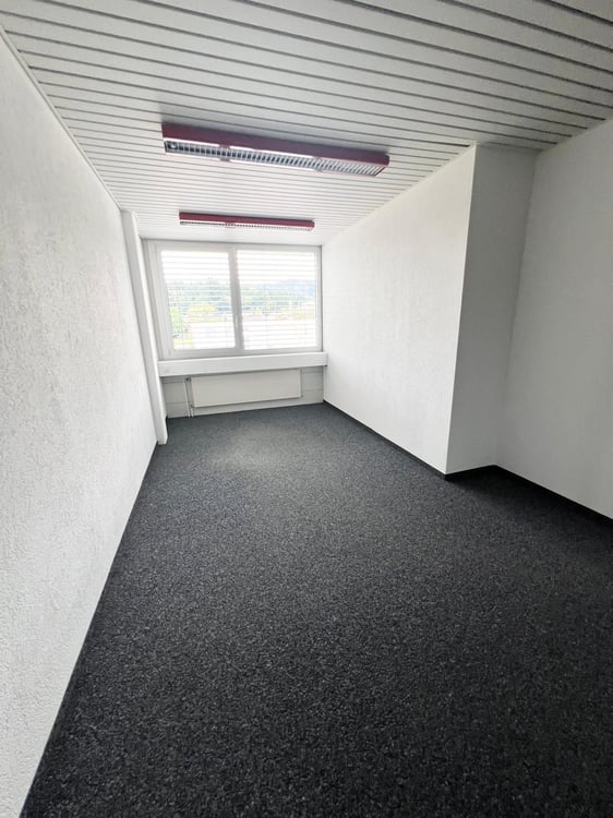 Moderne Büroräume mit Weitsicht und Leuchtreklame an der A1 – Ihre Firma täglich sichtbar! 19