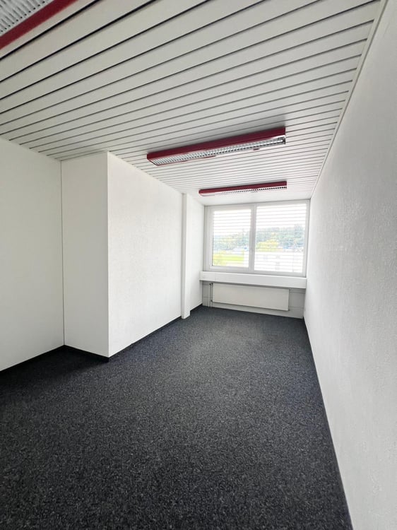 Moderne Büroräume mit Weitsicht und Leuchtreklame an der A1 – Ihre Firma täglich sichtbar! 20