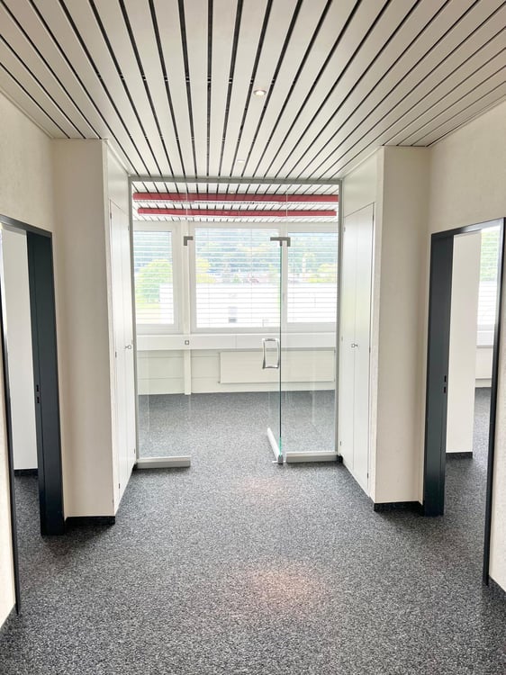 Moderne Büroräume mit Weitsicht und Leuchtreklame an der A1 – Ihre Firma täglich sichtbar! 18