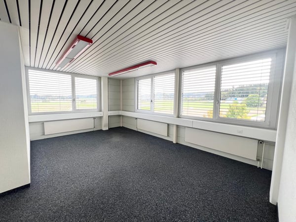 Moderne Büroräume mit Weitsicht und Leuchtreklame an der A1 – Ihre Firma täglich sichtbar! 17