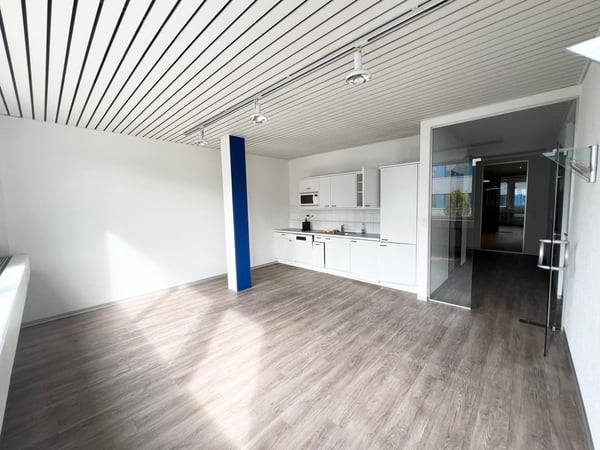 Moderne Büroräume mit Weitsicht und Leuchtreklame an der A1 – Ihre Firma täglich sichtbar! 21