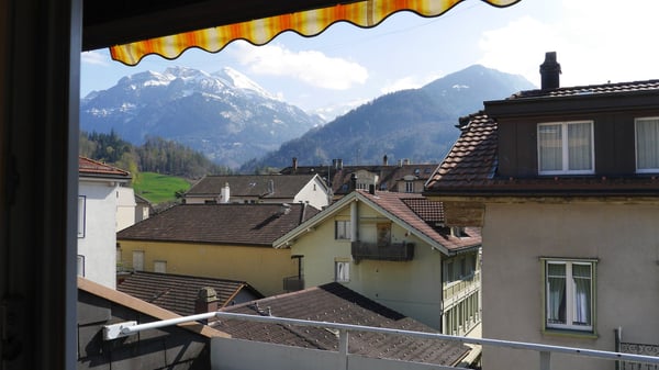 Charmante Wohnung mit Balkon direkt im Zentrum von Interlaken 11