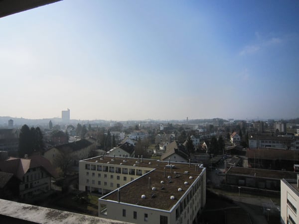 Neu renovierte 3,5-Zimmerwohnung an zentraler Lage mit wunderschöner Aussicht 2