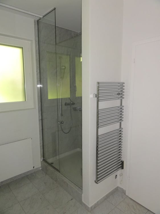 Grosszügige 7-Zimmer-Wohnung mit Pool und Panoramablick in Muri b. Bern 10