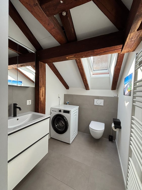 Charmante 2.5‑Zimmer-Dachatelierwohnung im beliebten Kirchenfeldquartier 6