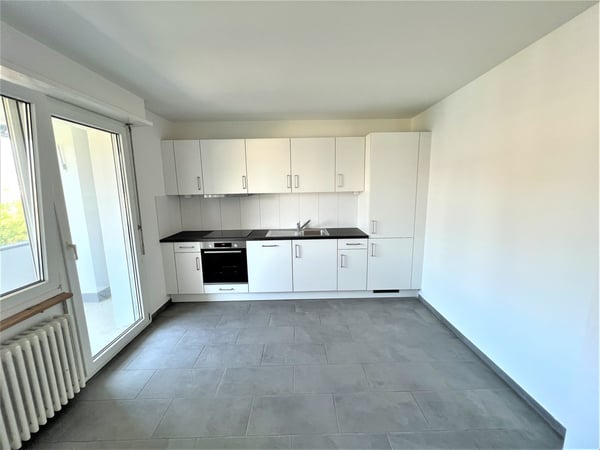 Helle 2-Zimmer-Wohnung mit Balkon im 4. OG – Kleinhüningen, Basel 1