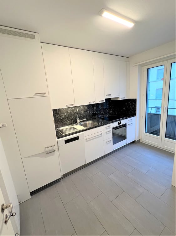 Helle 3-Zimmer-Wohnung mit Balkon im Quartier Iselin, Basel 2