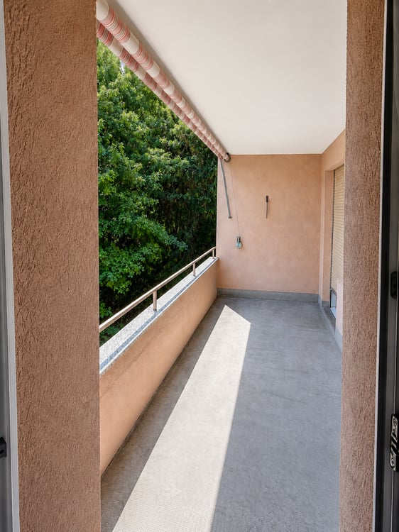 Moderne 2-Zimmer-Wohnung mit Balkon in Allschwil 3