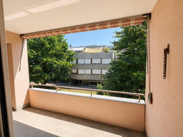 Moderne 2-Zimmer-Wohnung mit Balkon in Allschwil 2