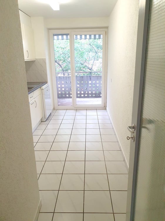 Helle 3-Zimmer-Wohnung mit Balkon und schöner Aussicht in Basel 3