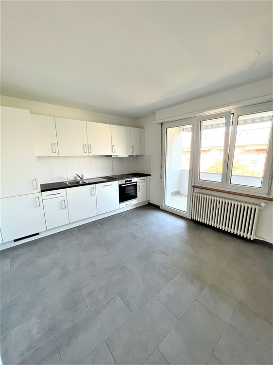 Helle 2-Zimmer-Wohnung mit Balkon in Basel-Kleinhüningen 2