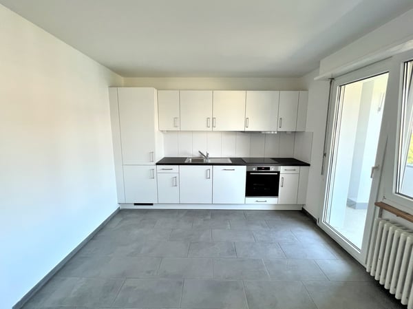 Helle 2-Zimmer-Wohnung mit Balkon in Basel-Kleinhüningen 1